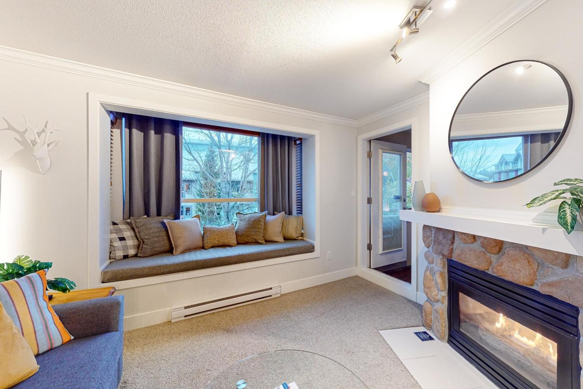 Town Plaza 427 Apartment