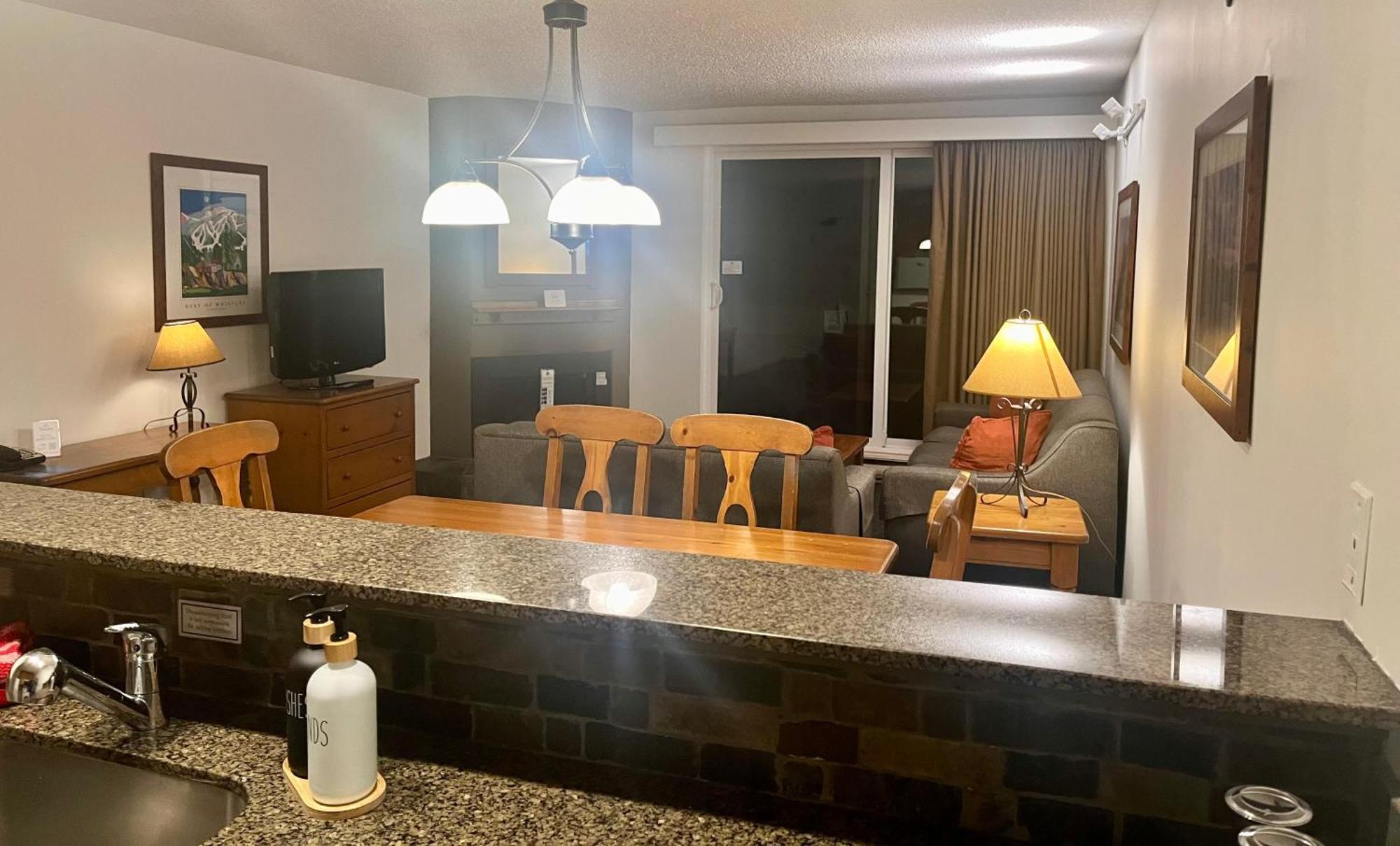 Spectacular Spacious Retreat Whistler
