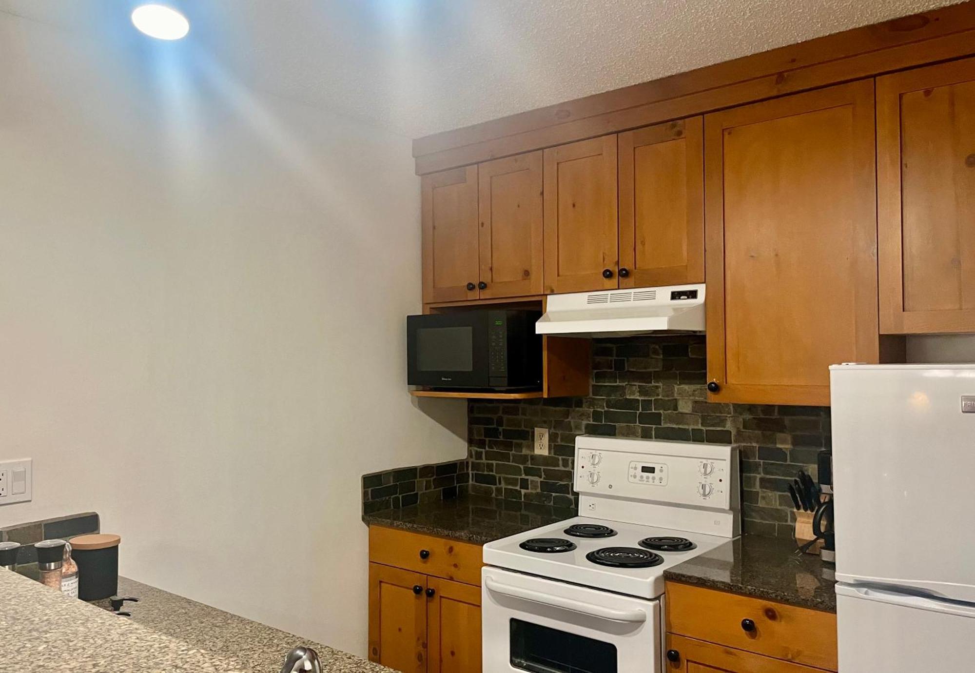 Spectacular Spacious Retreat * Whistler