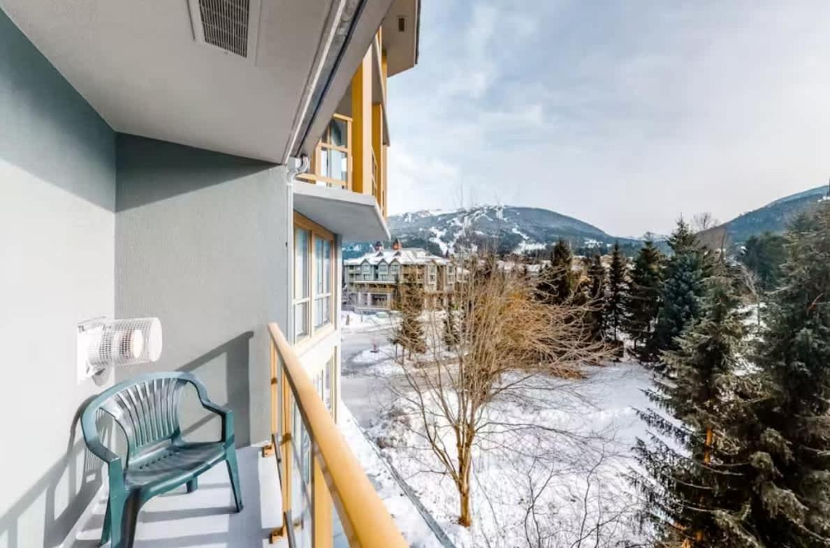 Renovated 1Bed-1Bath In Village With Pool, Hot Tub, And Sauna Holiday home Whistler