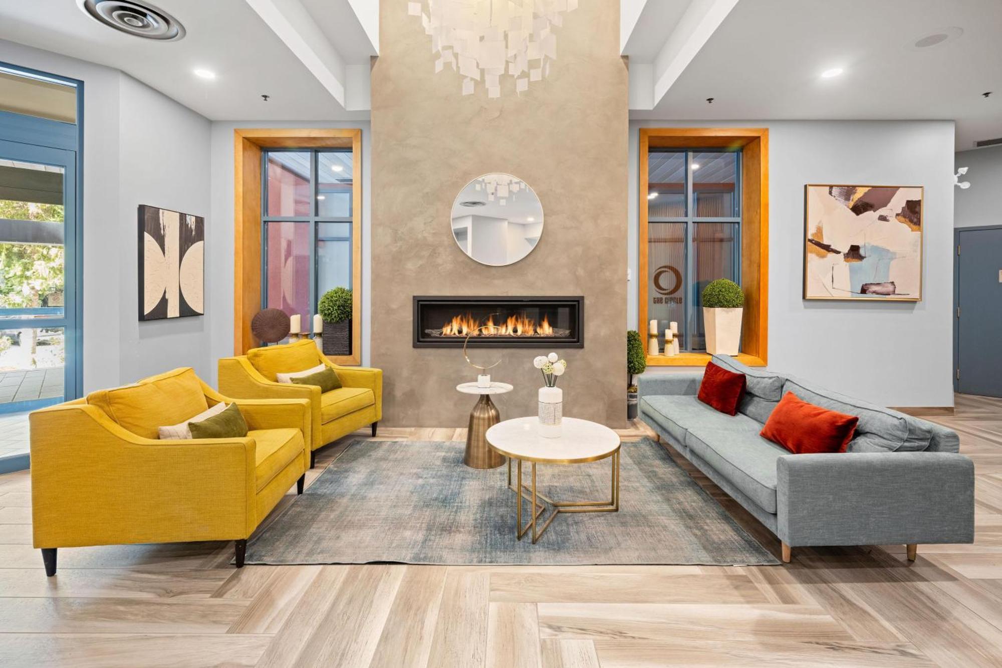 Alpenglow Large With Dedicated Work Space By Mva Apartment