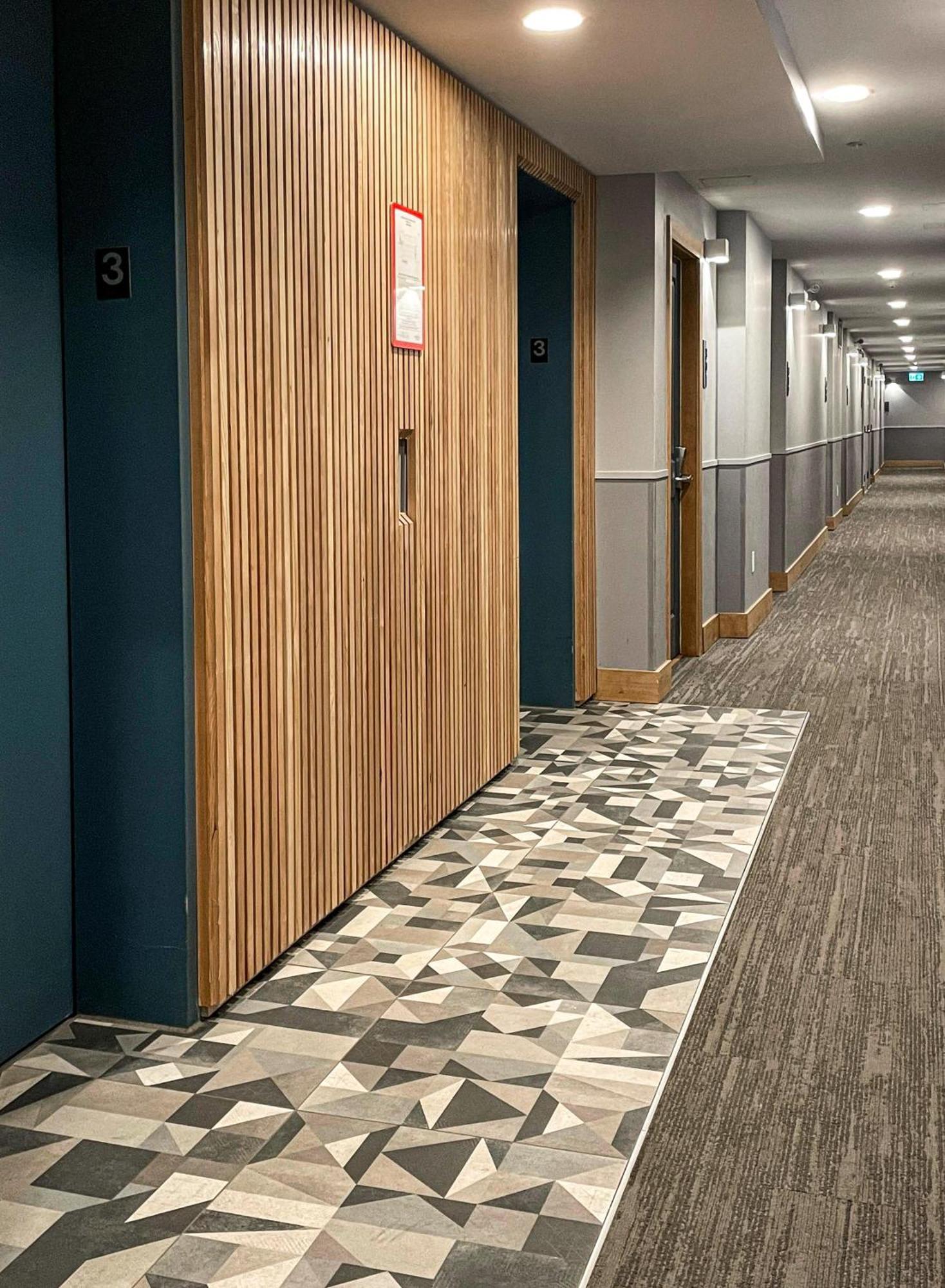 Alpenglow Large With Dedicated Work Space By Mva *