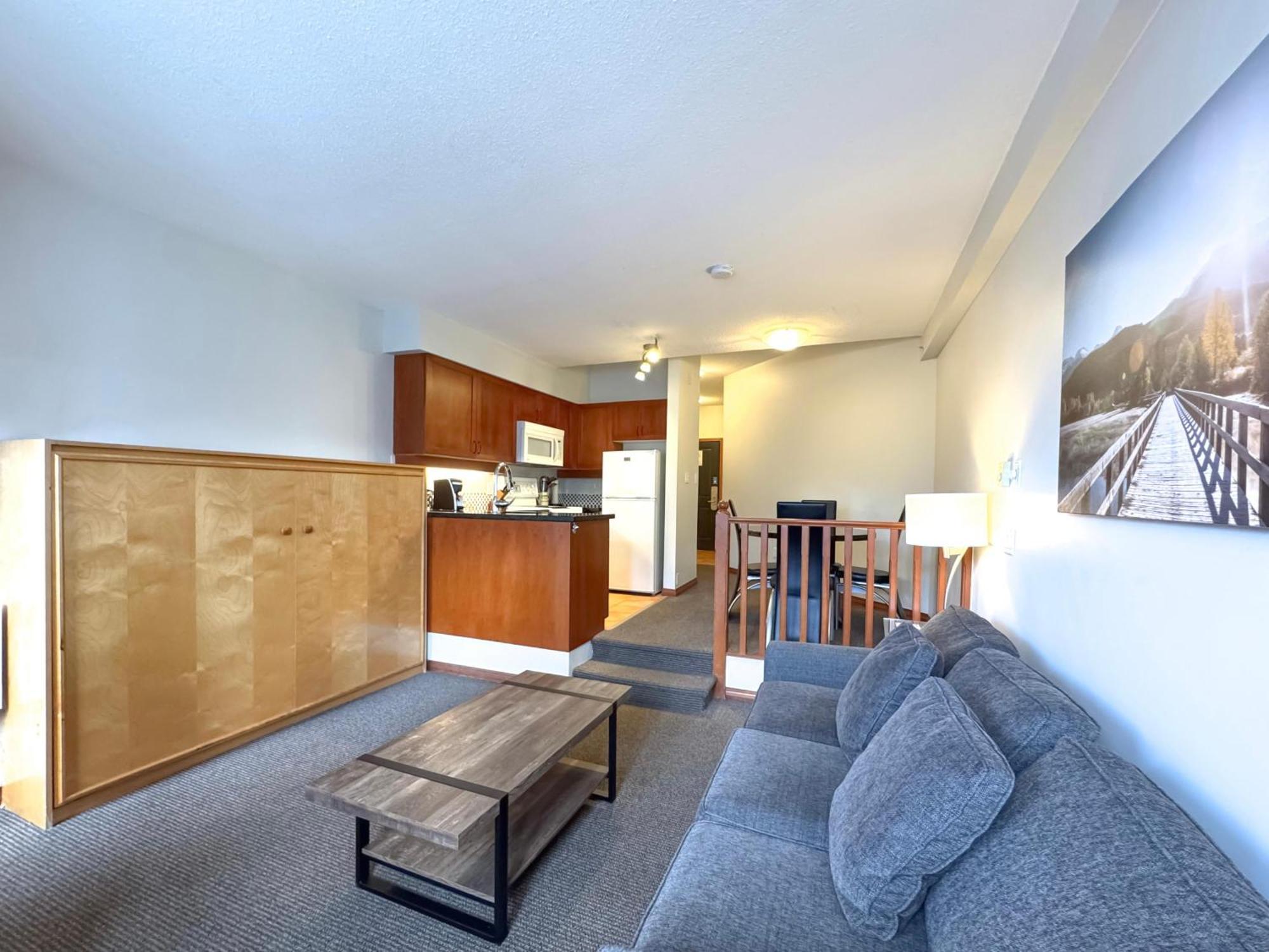 Alpenglow Large With Dedicated Work Space By Mva Whistler