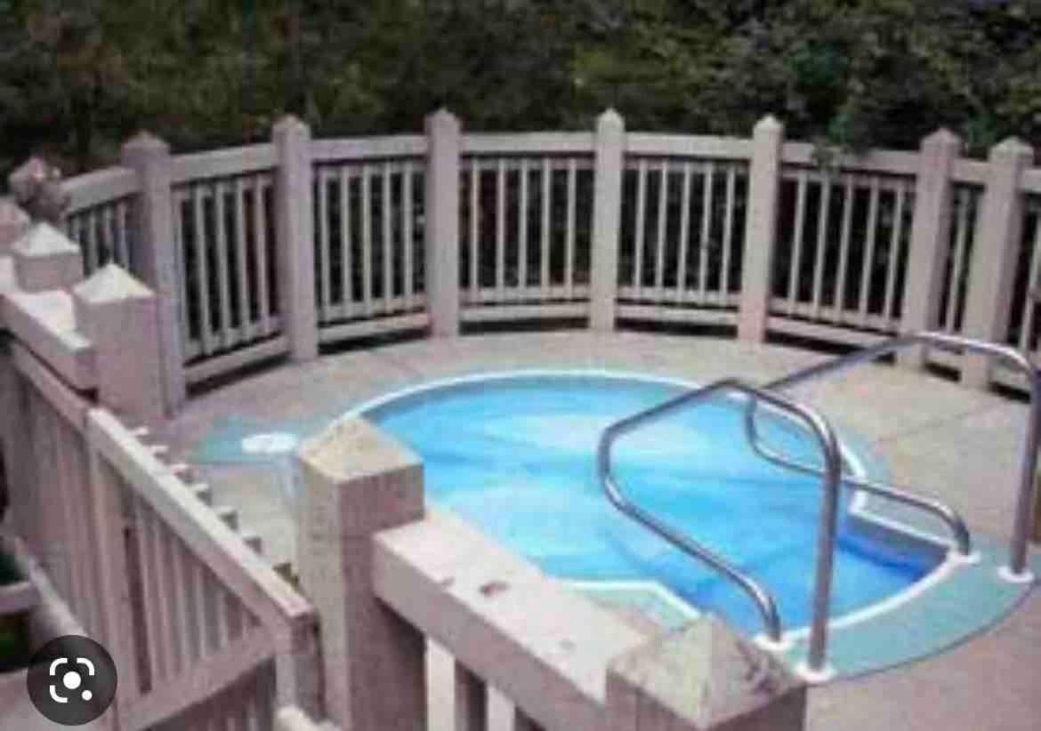 Stunning 3 Bed Townhome Near Lifts Free Shuttle Shared Hot Tub * Whistler