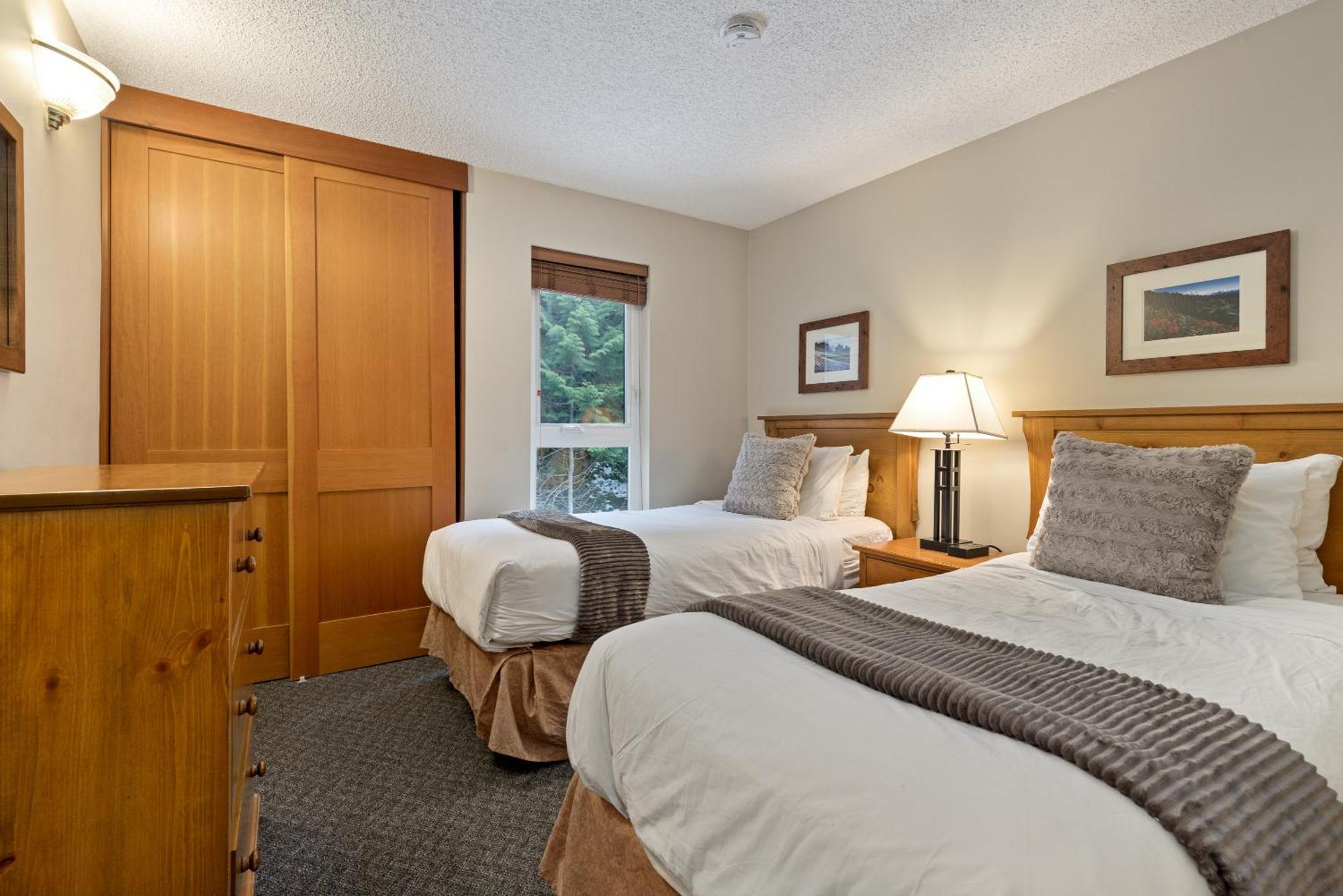 Apartment Mountainside Hot Tub Pool Barrel Sauna
