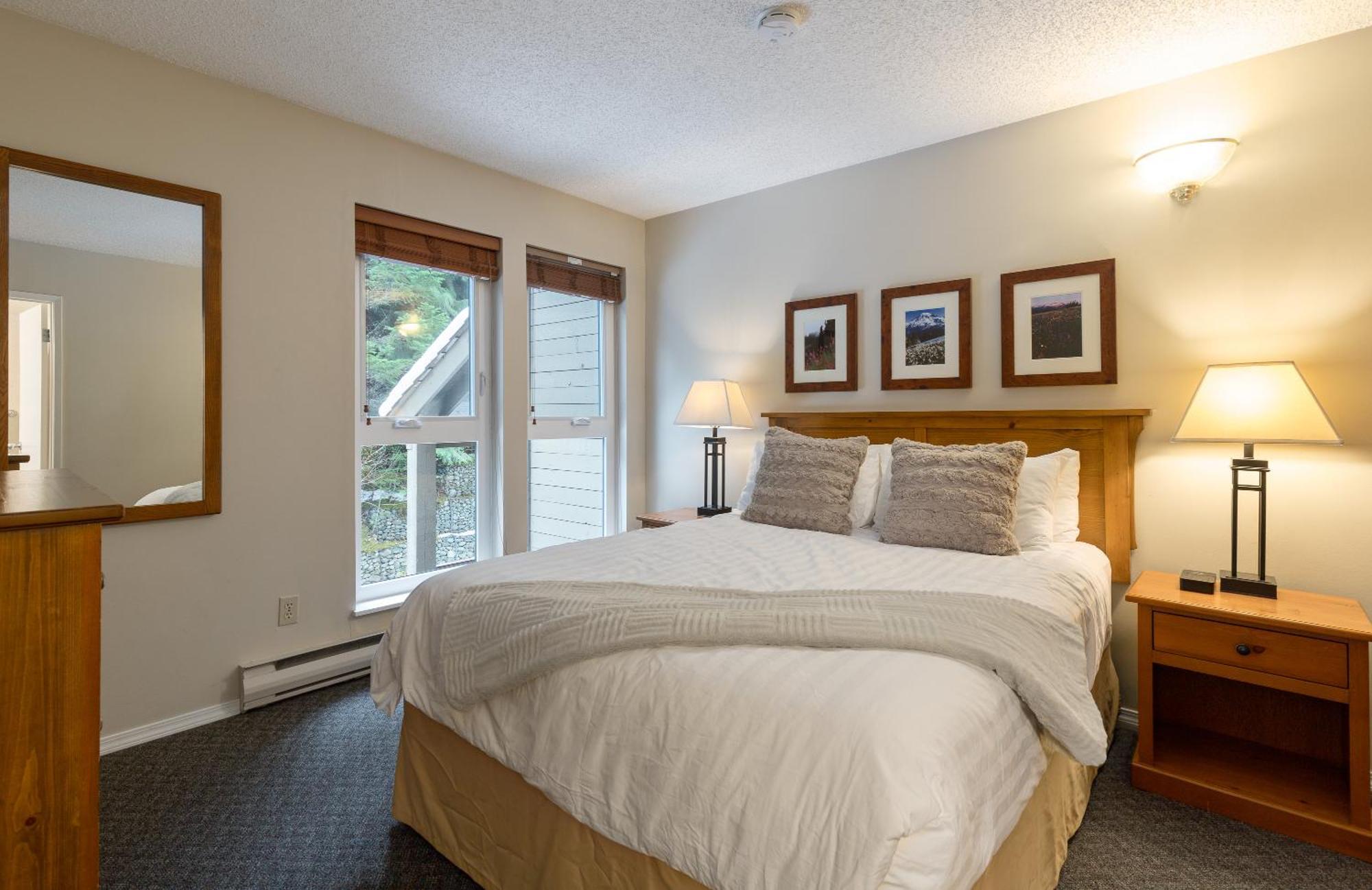 Mountainside Hot Tub Pool Barrel Sauna Apartment Whistler