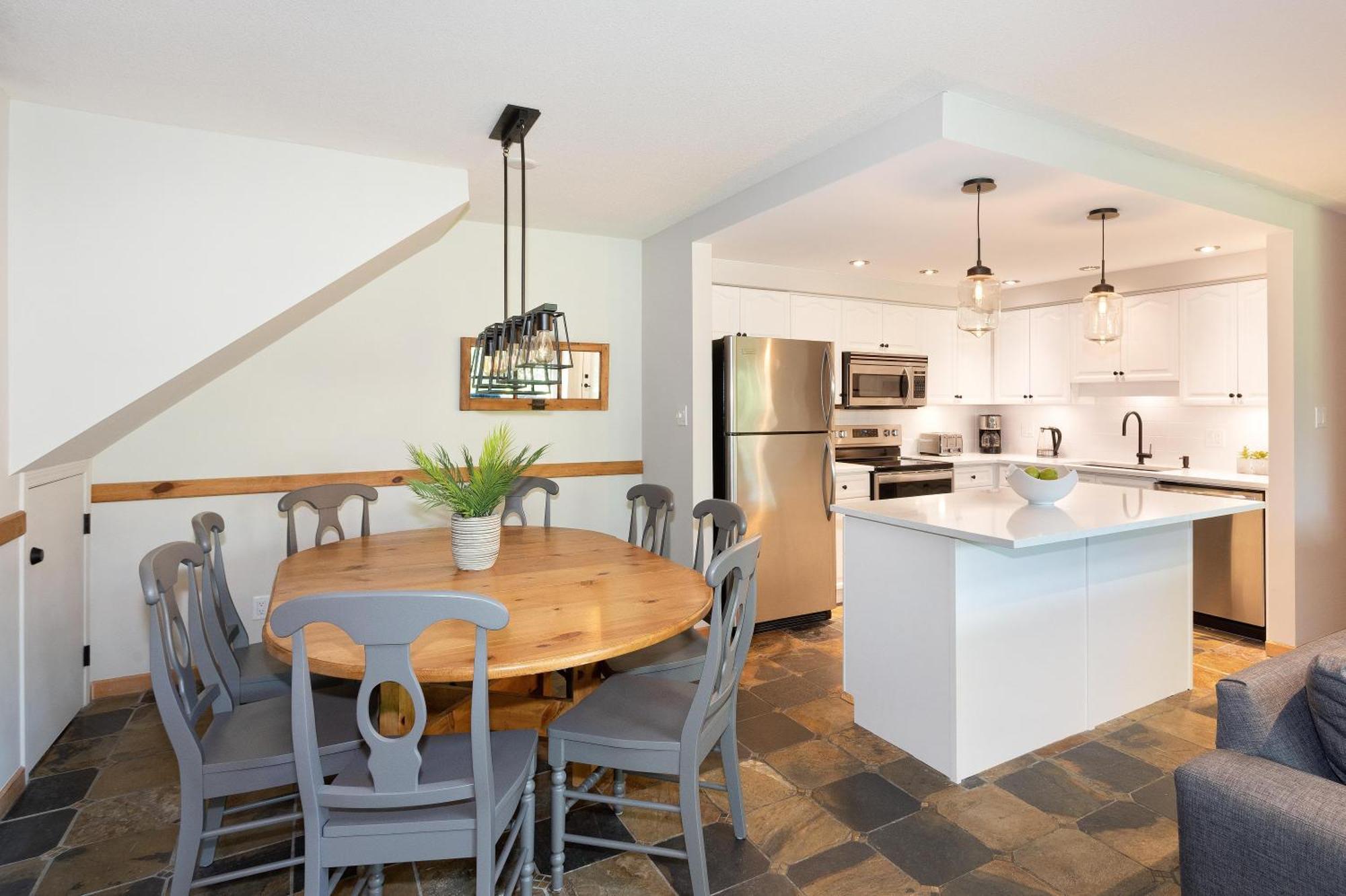 Gleneagle 14 | Family-friendly Townhome With Parking & Free Village Shuttle * Whistler