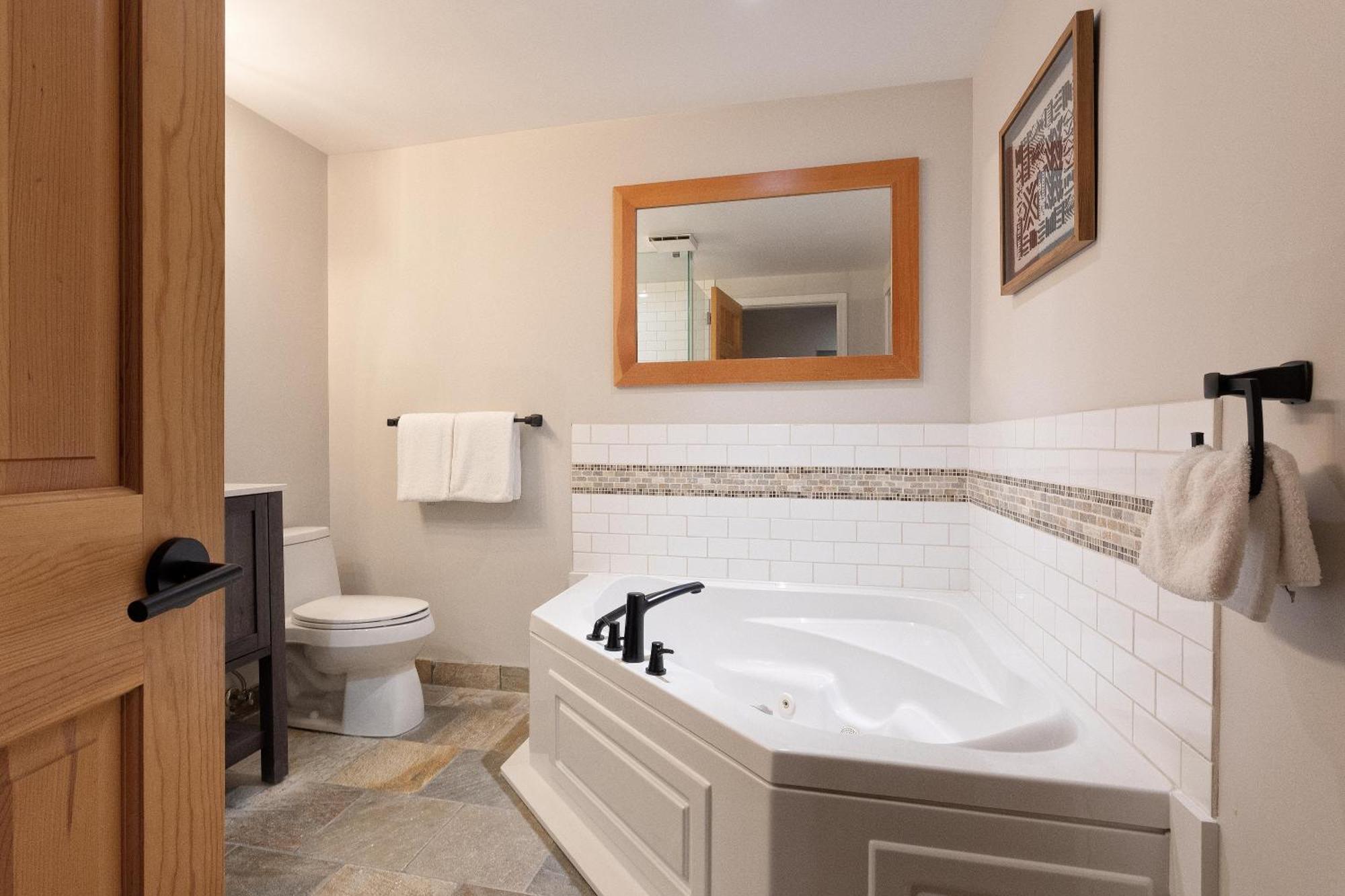 Gleneagle 14 | Family-friendly Townhome With Parking & Free Village Shuttle Holiday home