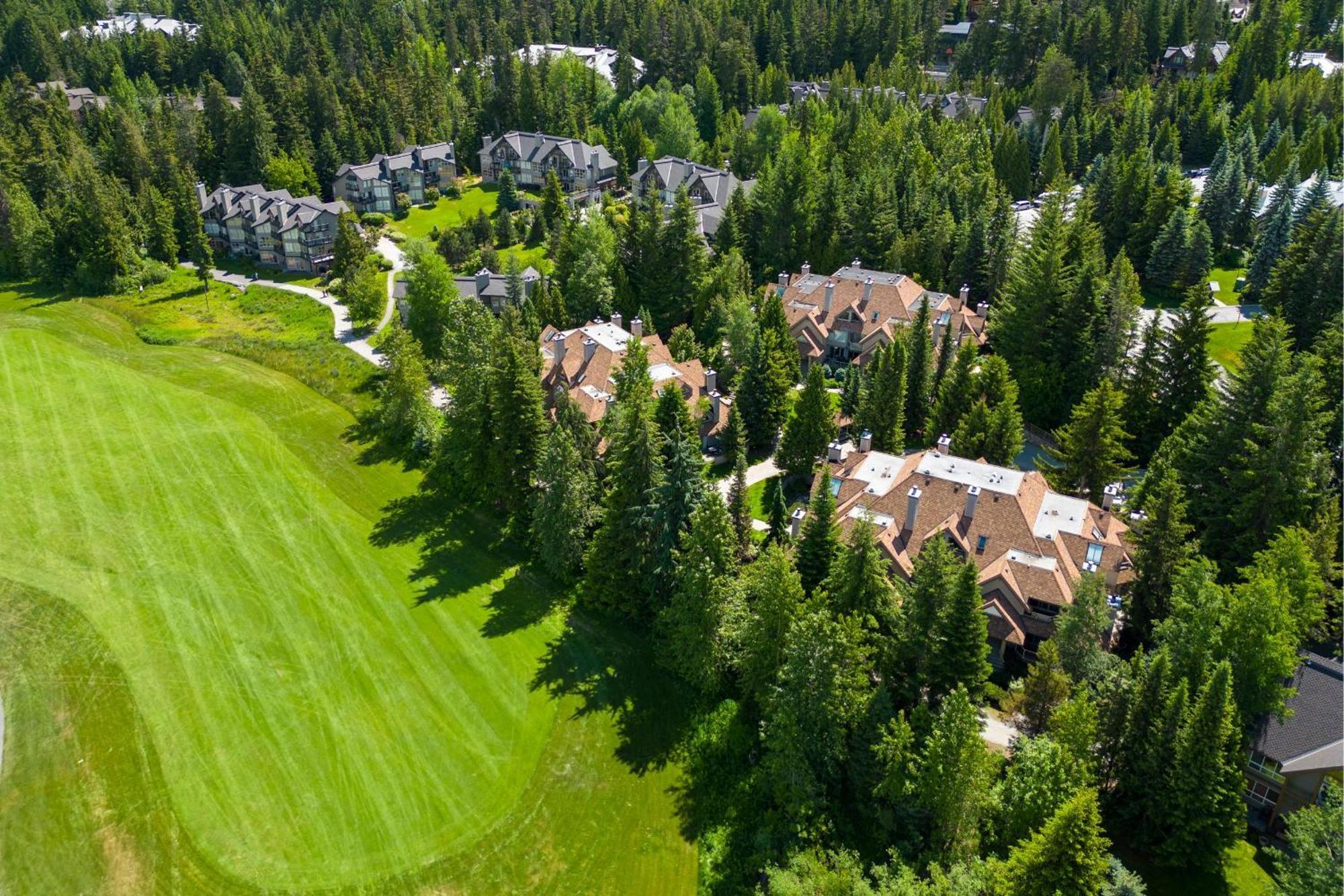 Gleneagle 14 | Family-friendly Townhome With Parking & Free Village Shuttle Whistler