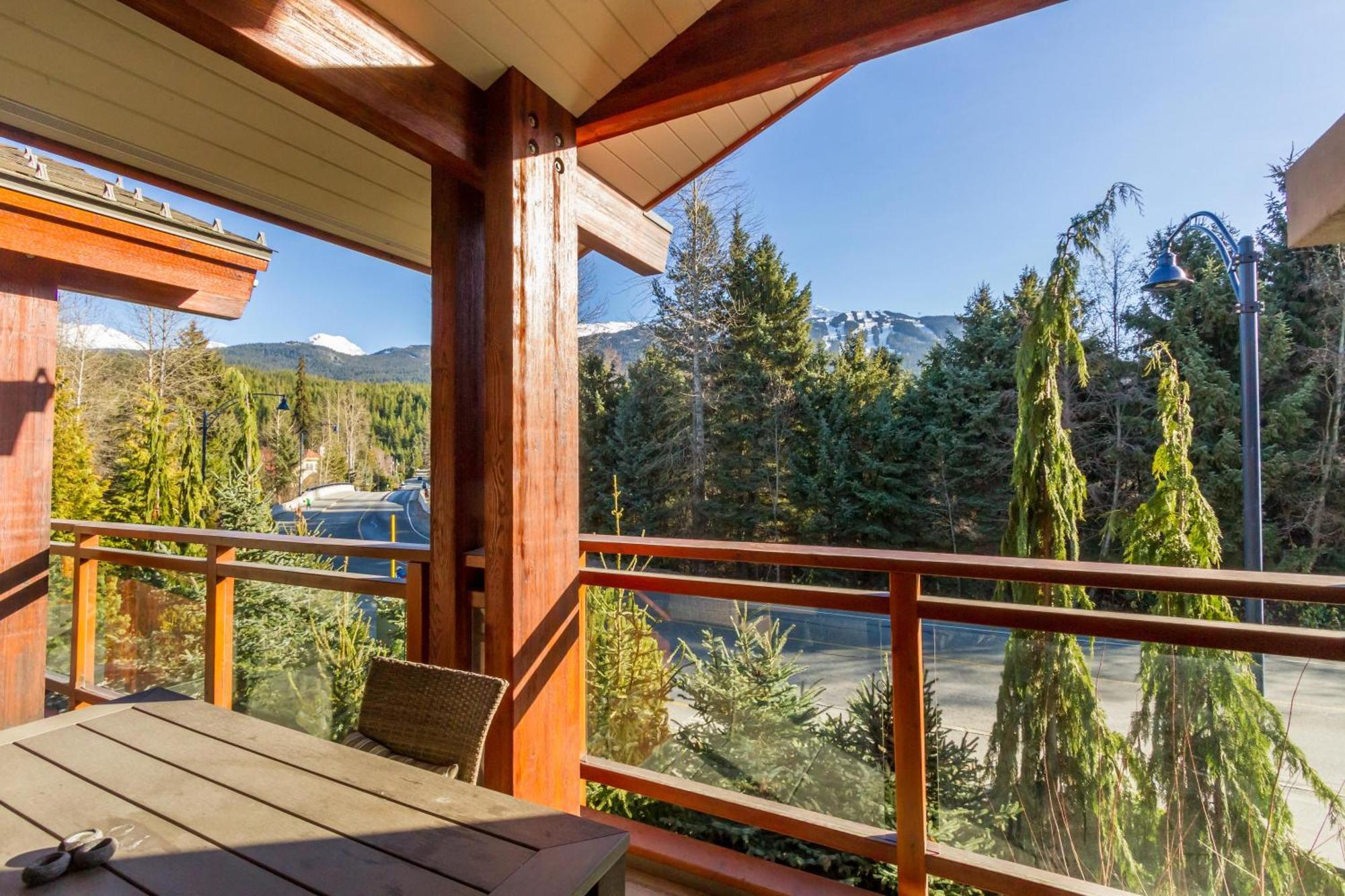 07 Fitzsimmons Walk * Whistler
