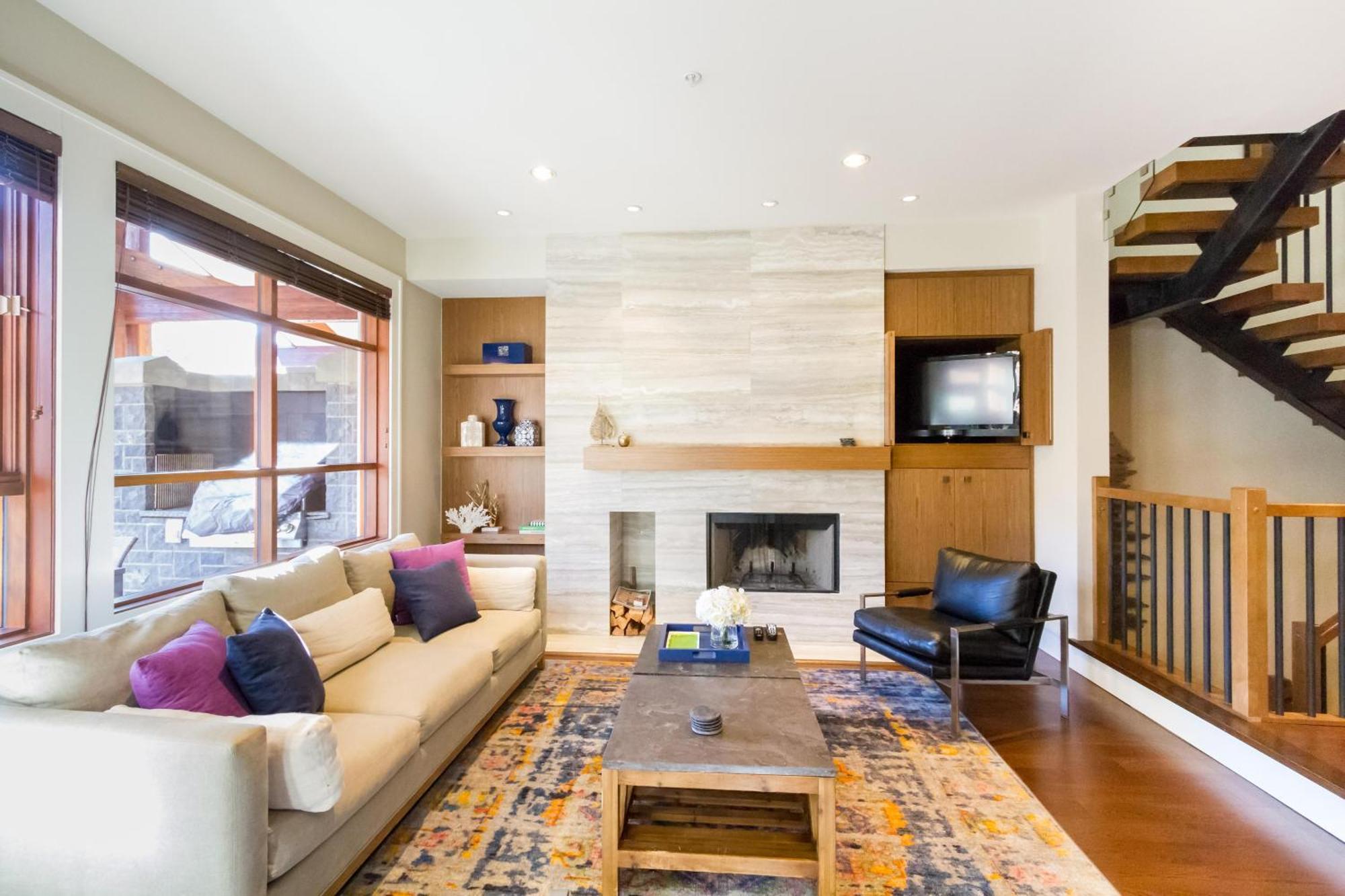 07 Fitzsimmons Walk * Whistler