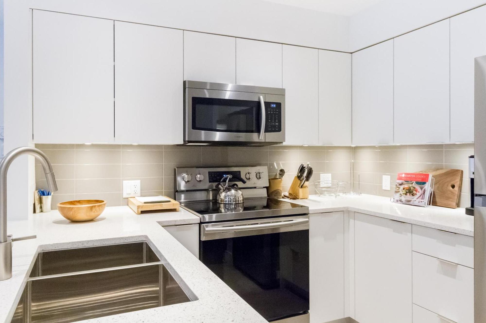 In Out, Great Location, Free Shuttle Bus Holiday home