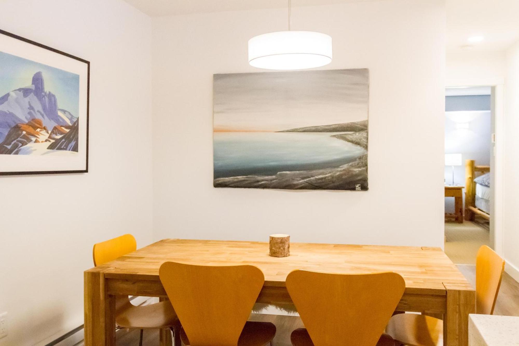 Holiday home In Out, Great Location, Free Shuttle Bus *