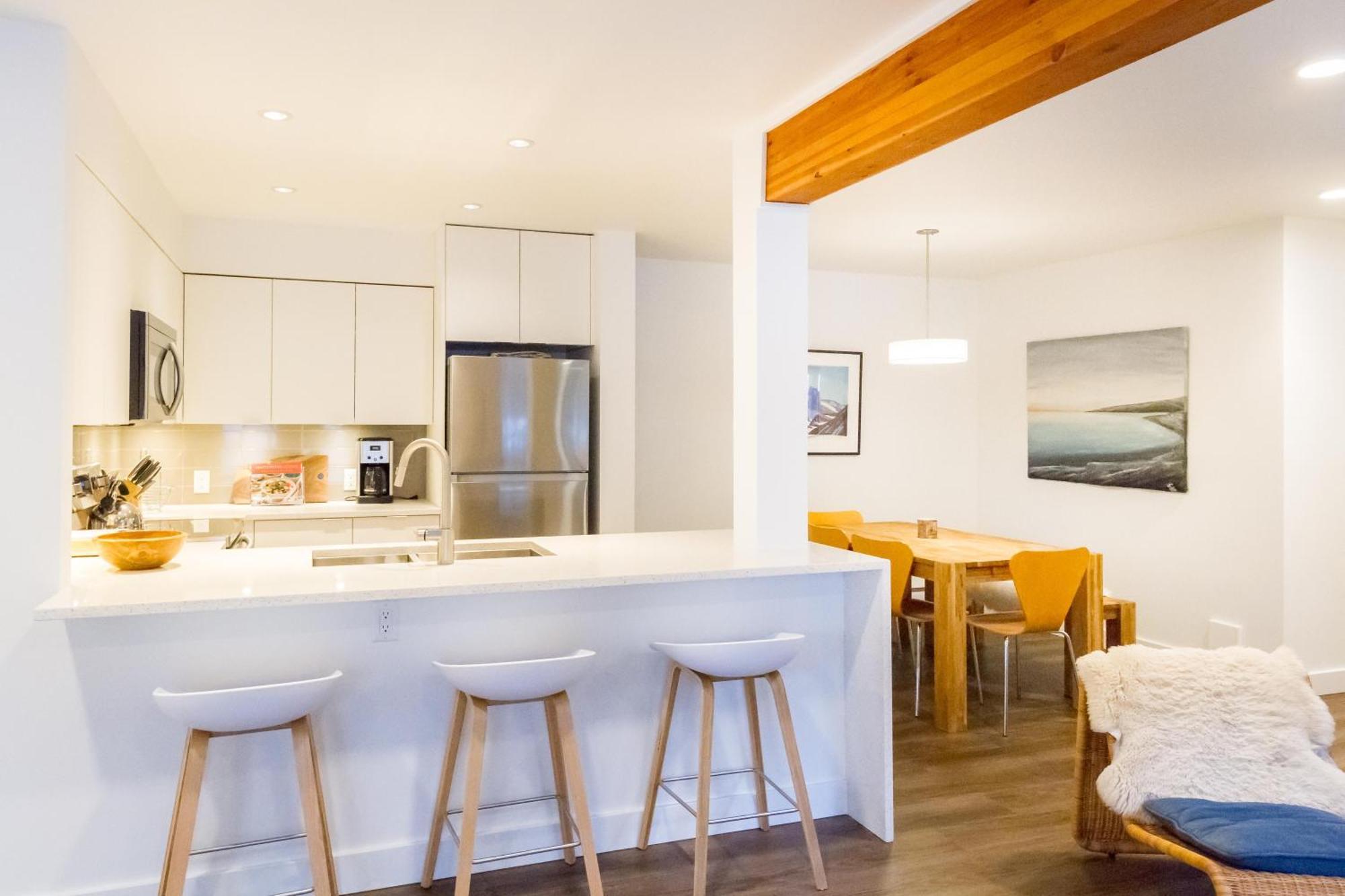 In Out, Great Location, Free Shuttle Bus Holiday home Whistler