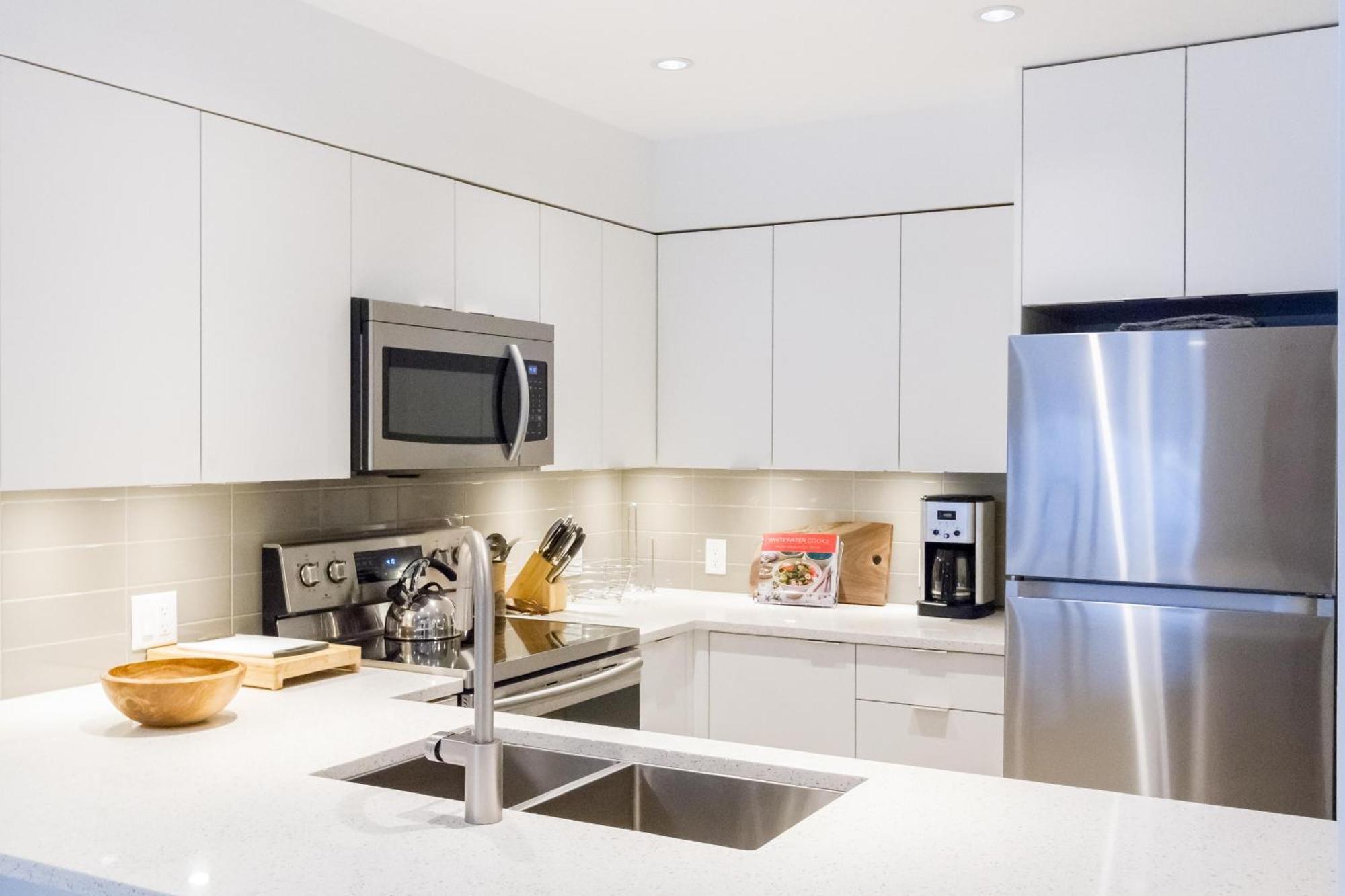 In Out, Great Location, Free Shuttle Bus Holiday home *