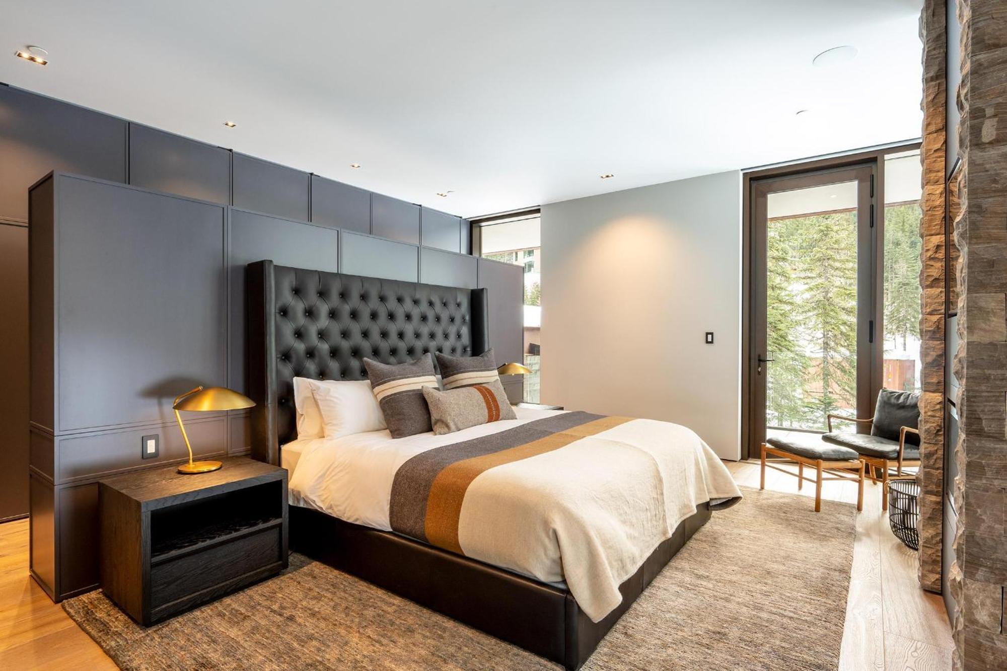 Holiday home Kadenwood Winterfell | Ultimate Luxury Architectural Gem With Pool, Hot Tub, Cinema, & Pool Table Whistler