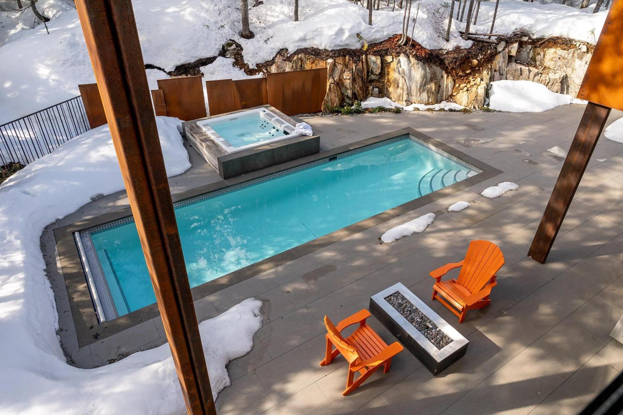 Kadenwood Winterfell | Ultimate Luxury Architectural Gem With Pool, Hot Tub, Cinema, & Pool Table Holiday home *