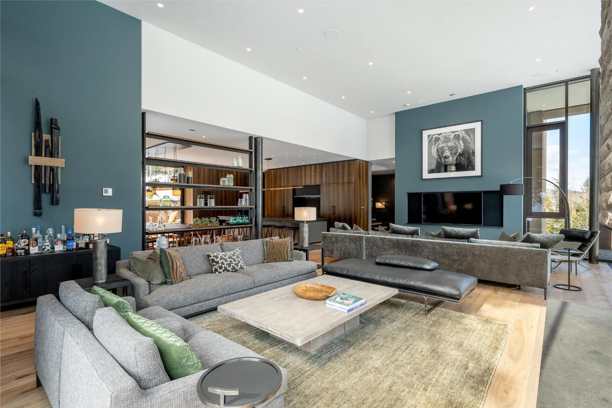 Holiday home Kadenwood Winterfell | Ultimate Luxury Architectural Gem With Pool, Hot Tub, Cinema, & Pool Table *