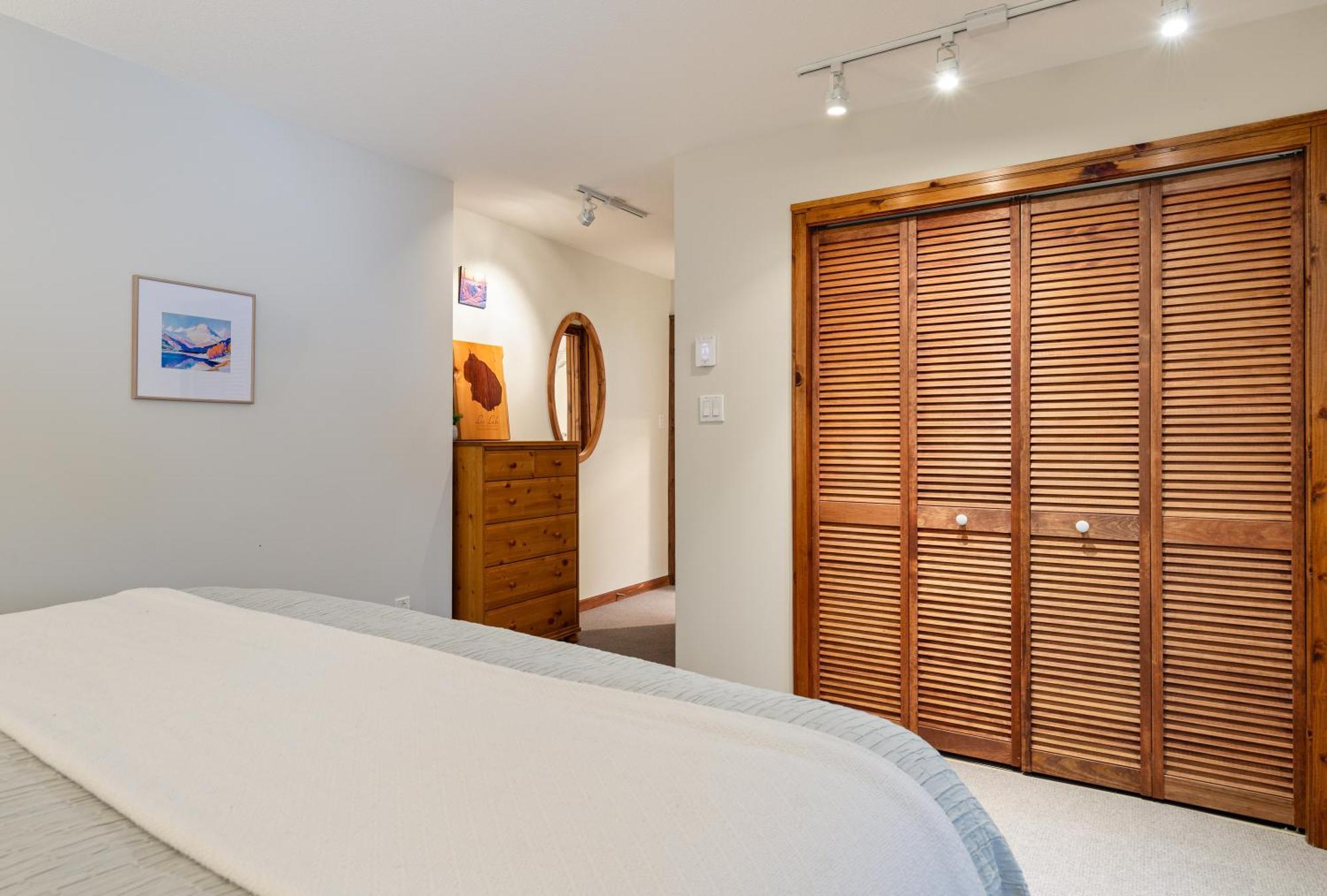 Holiday home 2br Cozy Townhouse In Location - Mountain Views And Free Parking