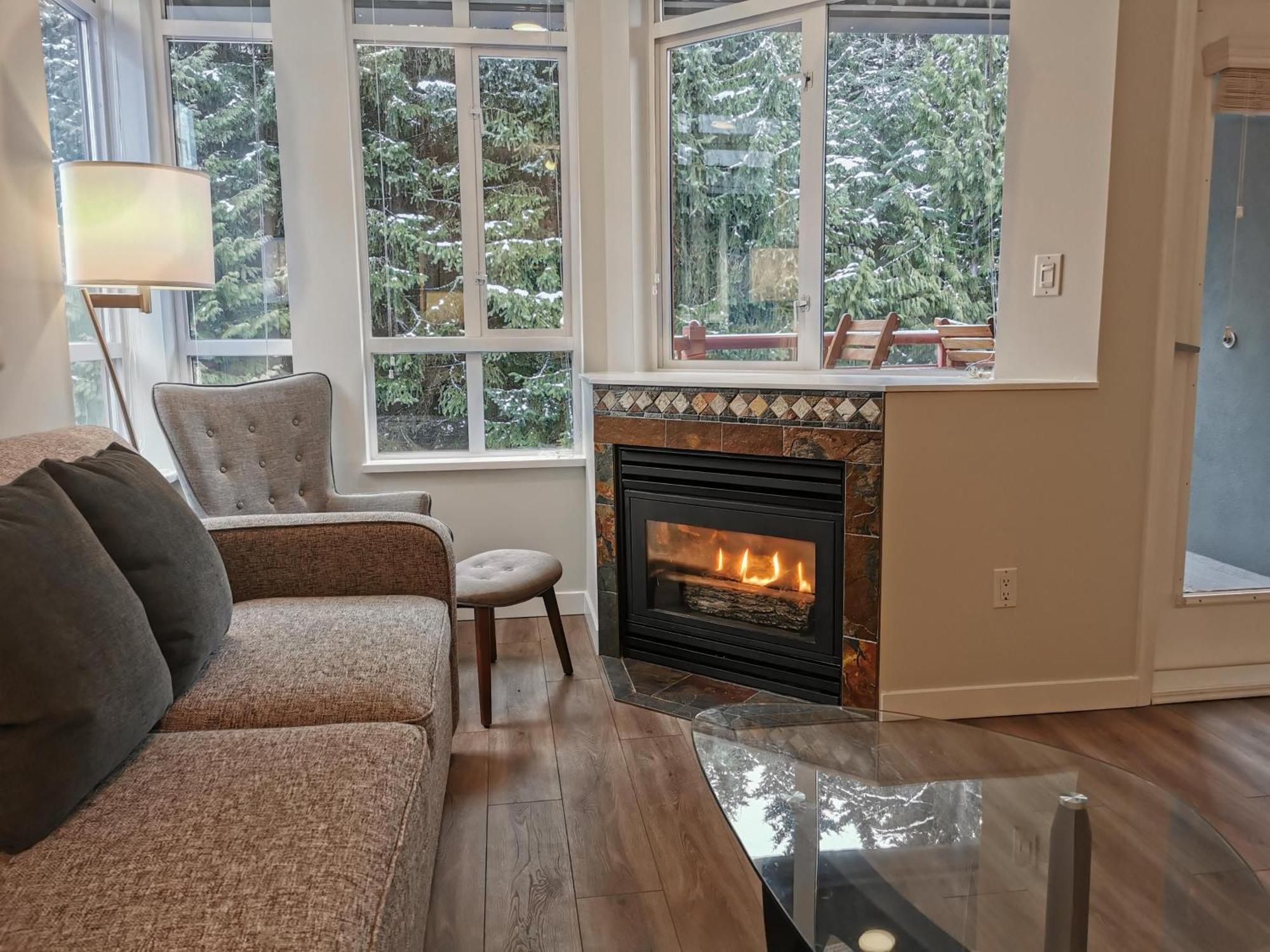 Alpenglow Hygge Getaway By Mva Whistler