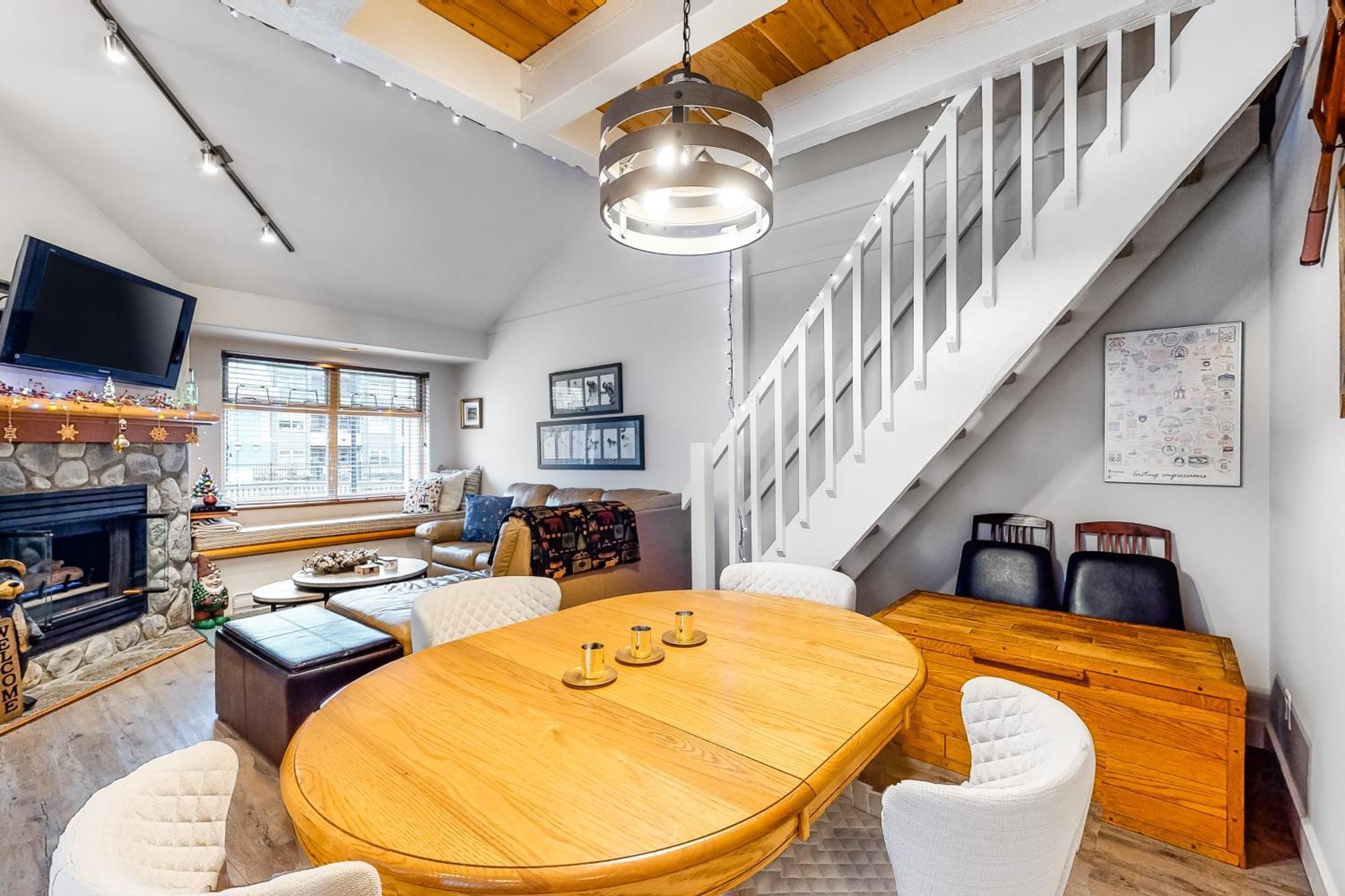 Placid Coach House 16 Whistler