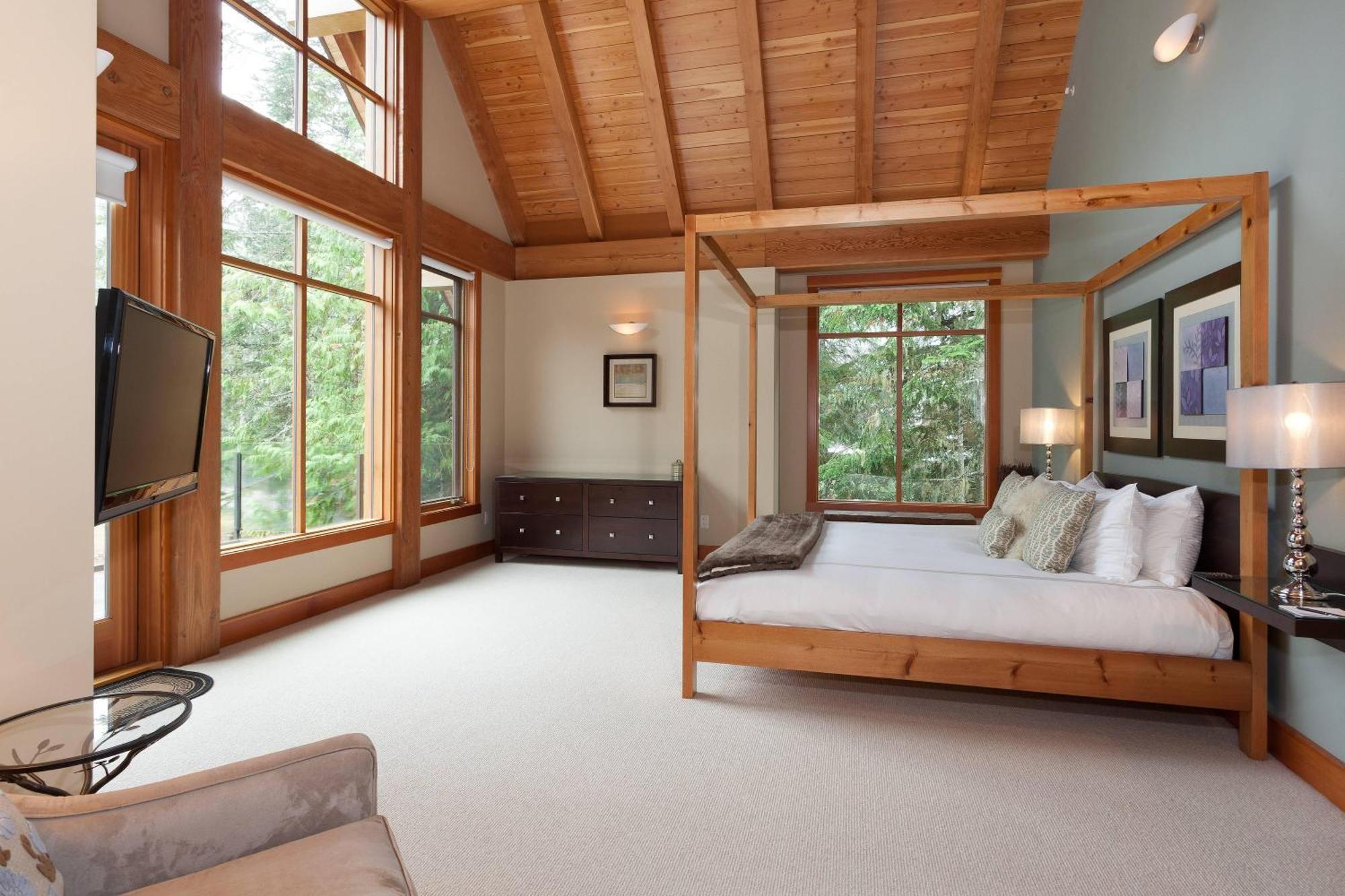 Kadenwood 2939 | Luxury W/ Hot Tub, Media Room, Steam Room, Stunning Views Holiday home