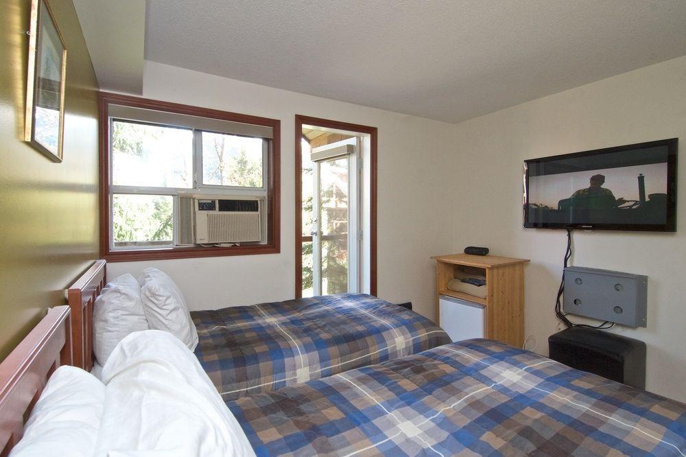 Glacier's Reach 115b Apartment *