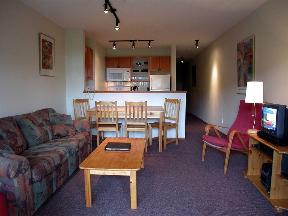 Glacier's Reach 115b Apartment Whistler