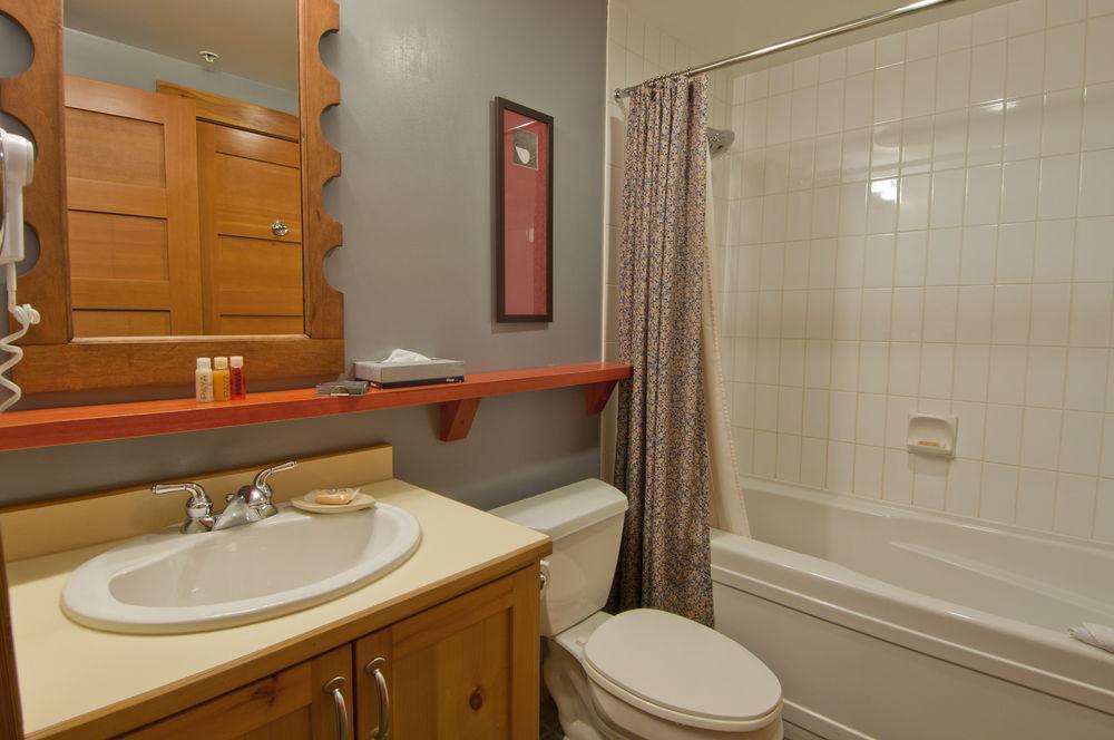 Lodging Ovations Hotel 4*