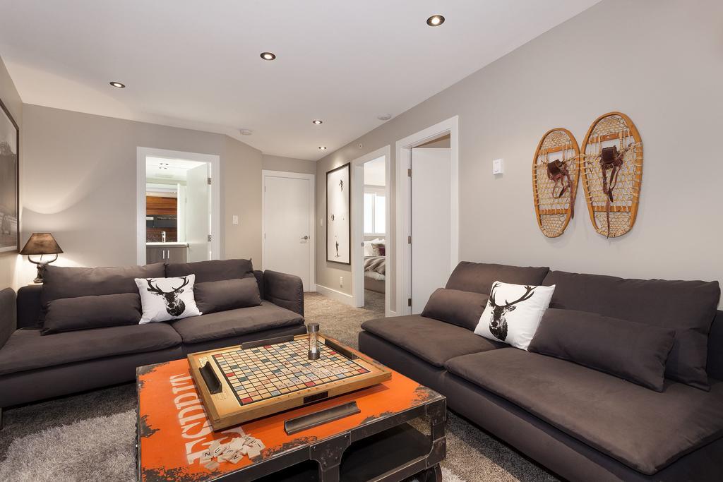 Gibbons Life Apartment