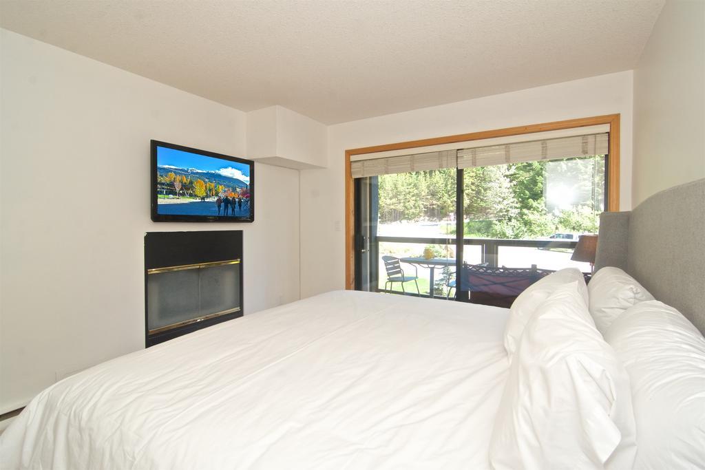 Apartment Powderhorn By Blackcomb Vacation