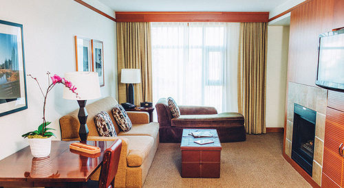Pan Pacific Village Centre Hotel 4*