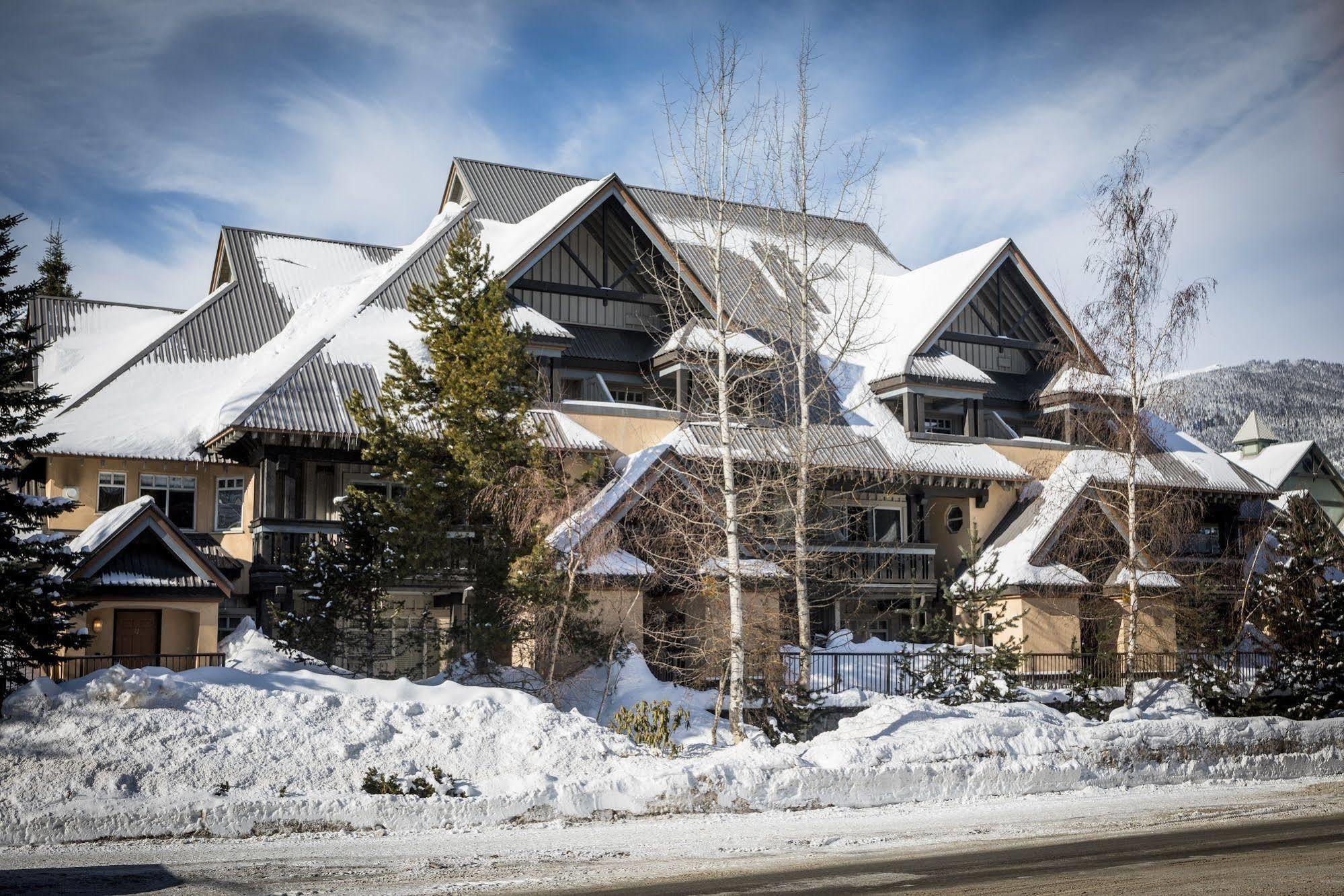 Premier - Village North Apartment *