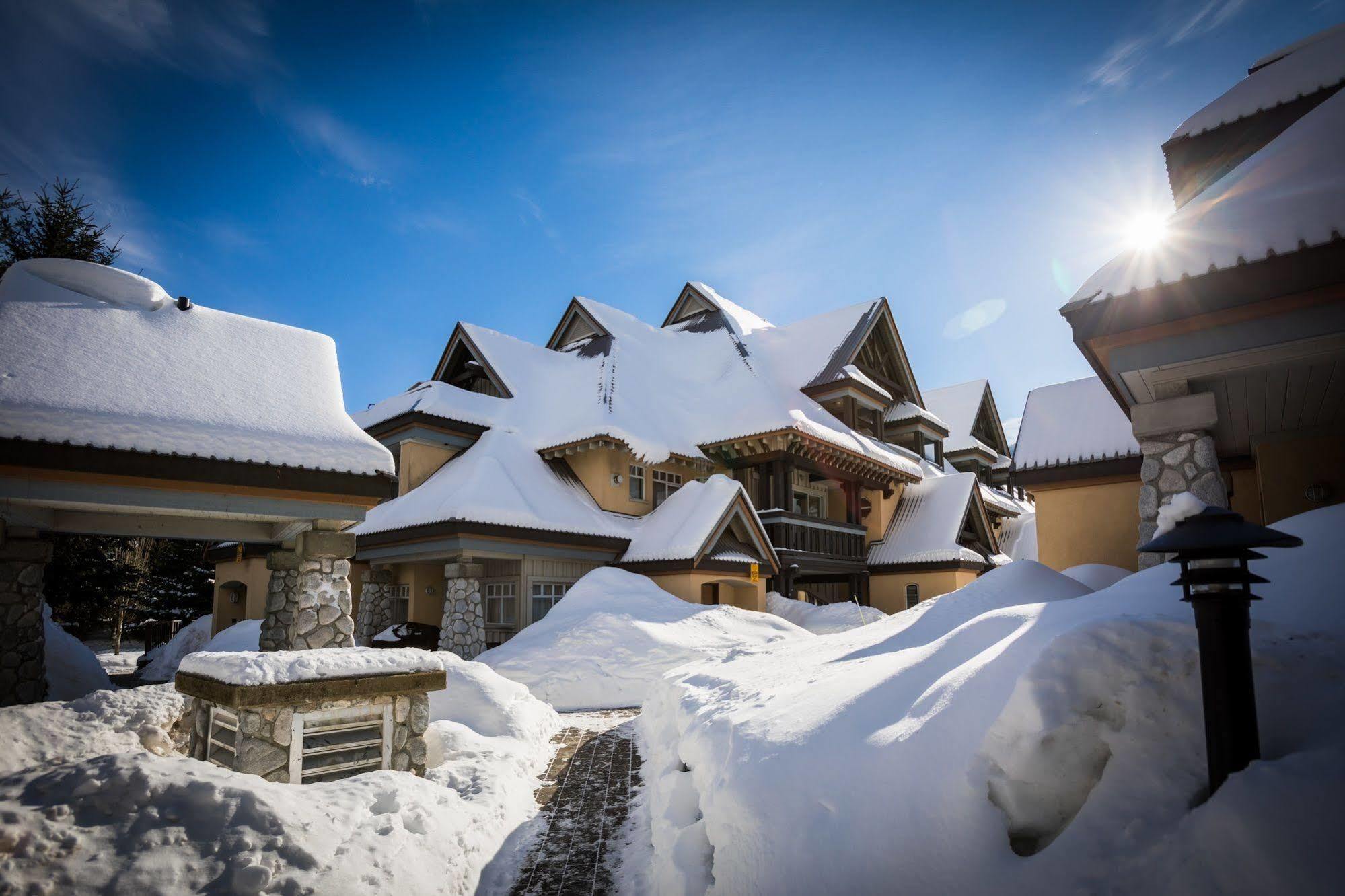 Premier - Village North Apartment *