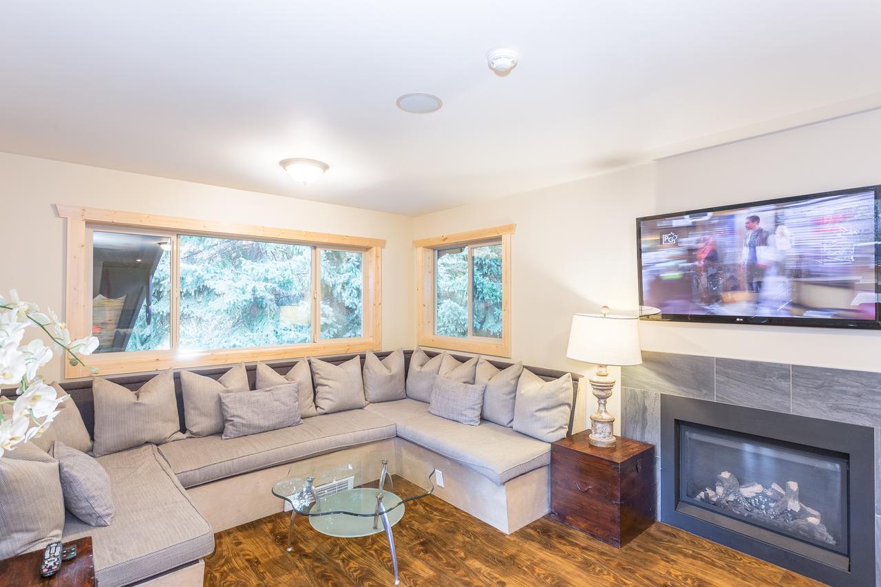 Chalet Edelweiss Chalet Whistler