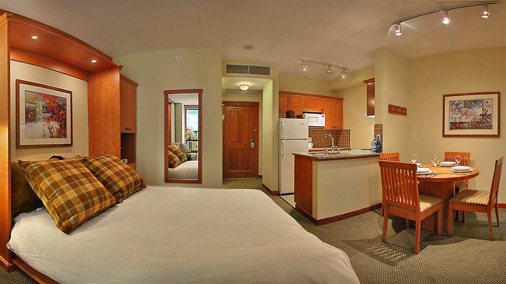 Pan Pacific Village Centre 4*