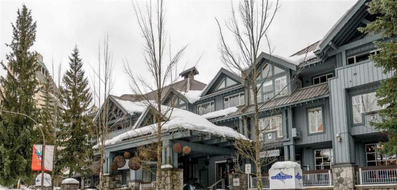 Impeccable Glacier W Pool+hot Tub Apartment