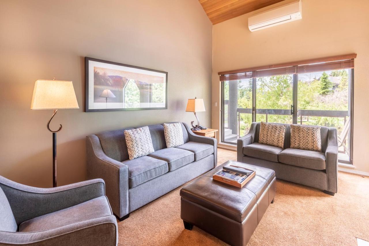 The Ironwood On Blueberry Hill Apartment