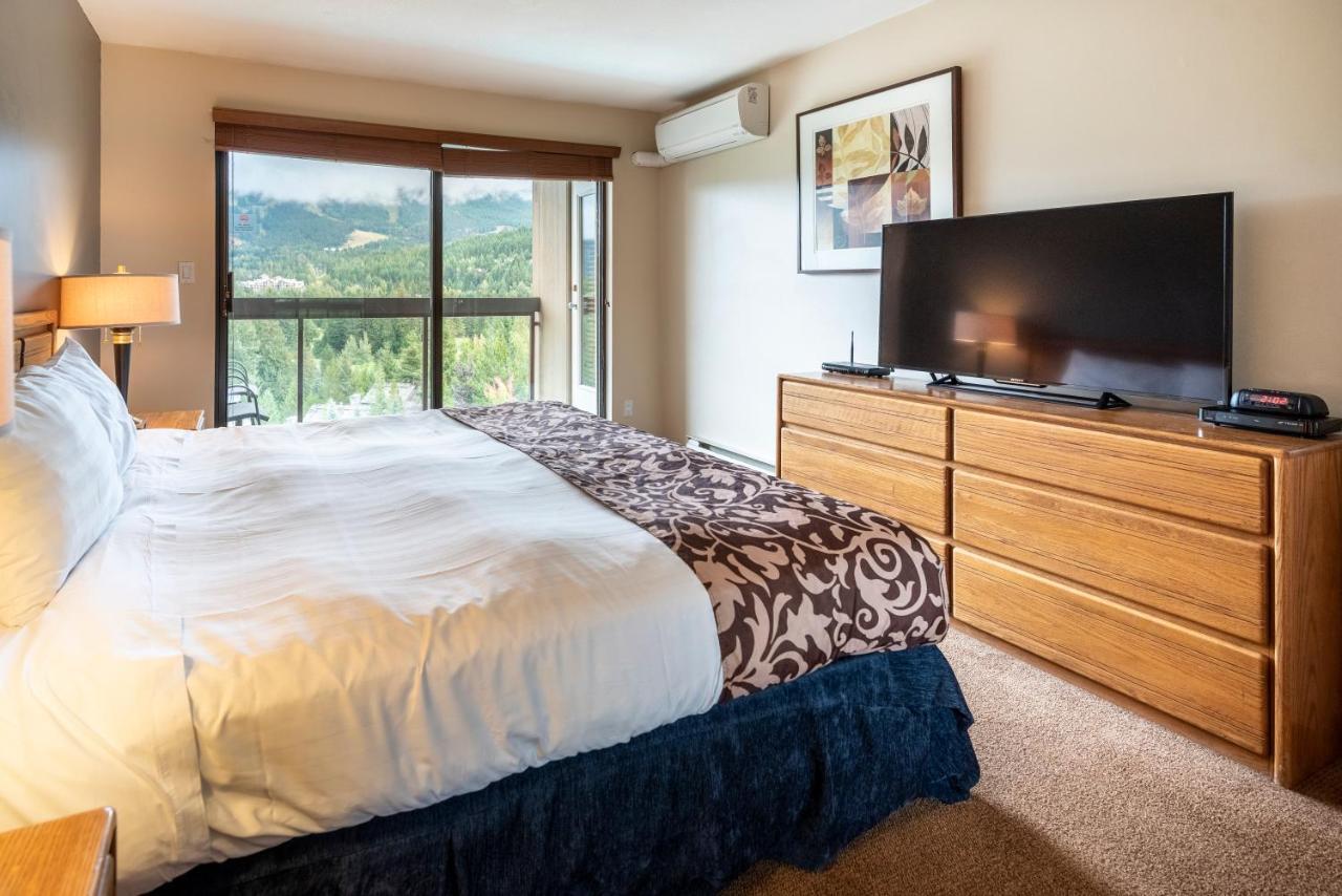 The Ironwood On Blueberry Hill Apartment *